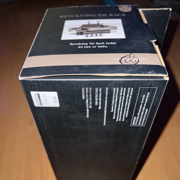 NEW IN BOX REVOLVING TIE RACK - Picture 2 of 4